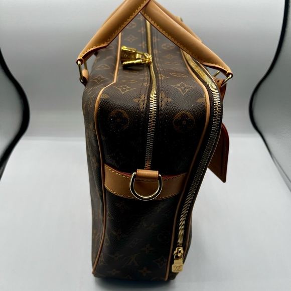 Louis Vuitton Porte Documents Voyage Handbag Monogram With LV Receipt - Picture 8 of 12